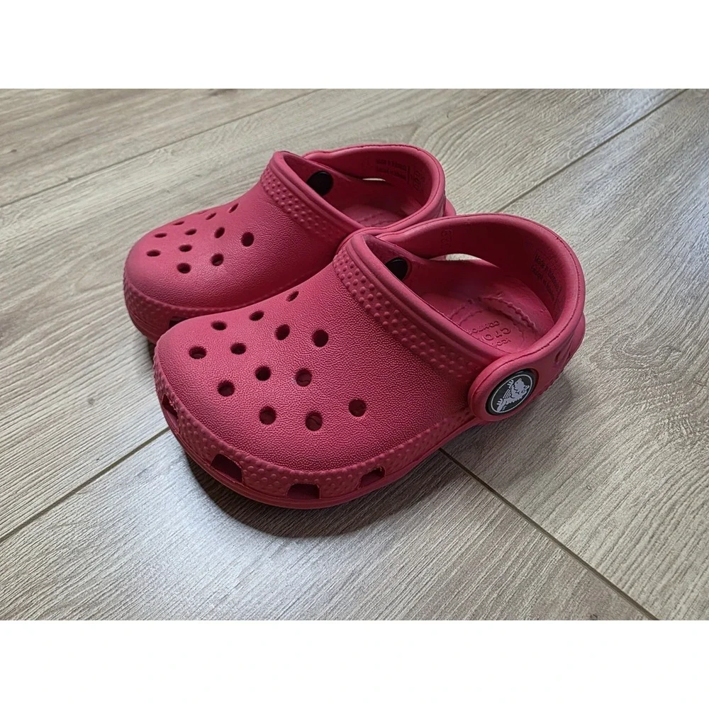 Crocs Classic Clogs Toddler size 5c Red Iconic Comfort